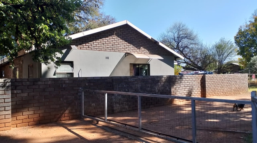 4 Bedroom Property for Sale in Kuruman Northern Cape